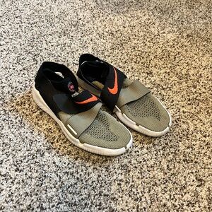 Nike Free Run Motion Flyknit (M7, W8.5)